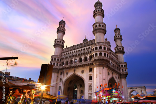 Obraz na płótnie canvas trzyczęściowy "tryptyk" 400 roczniaka historyczny charminar w Hyderabad ind