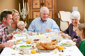 Wall Mural - Multi Generation Family Celebrating Thanksgiving