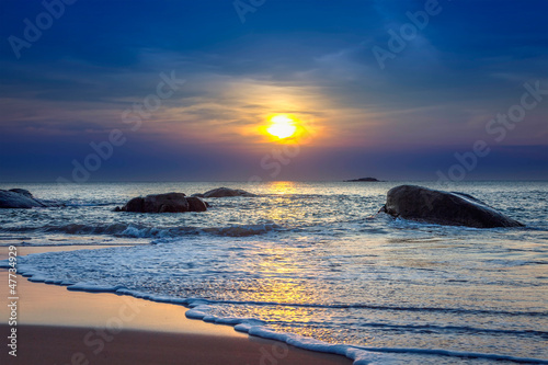 Tapeta ścienna Zmierzch na khao lak plaży w Thailand.