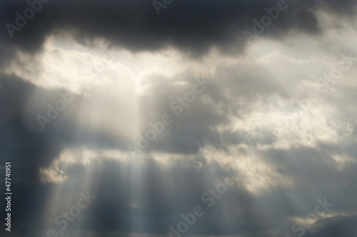 Naklejka samoprzylepna Światło słoneczne, chmury