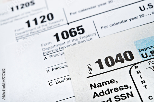 Fotografía U.S. Income Tax Return forms 1040,1065,1120