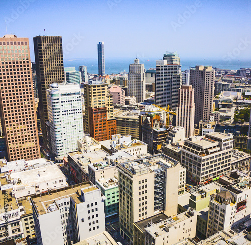 Board z aluminiowym obramowaniem Widok z dachu na miasto San Francisco
