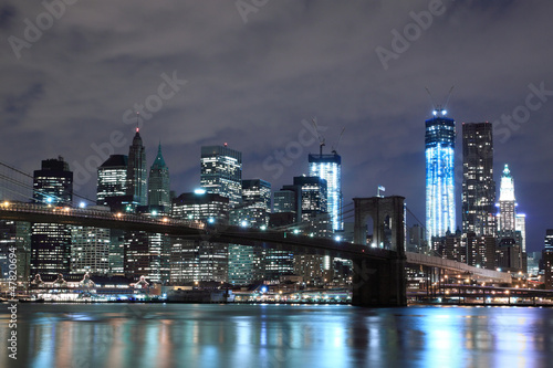 Fototapeta do kuchni Brooklyn Bridge and Manhattan Skyline At Night, New York City