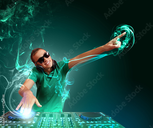 Plakat na papierze fotorealistycznym Dj i mikser