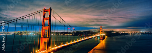 Naklejka na szybę panoramic view of Golden Gate Bridge by night