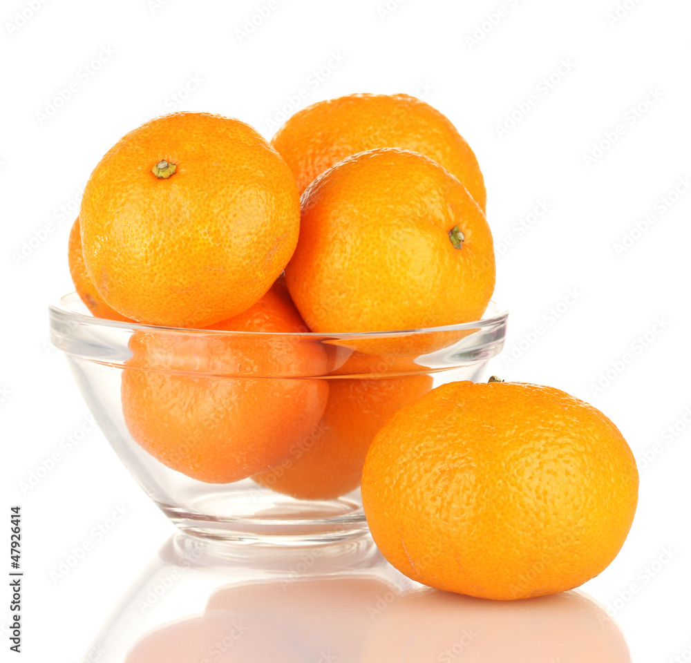 Tasty mandarines in bowl isolated on white