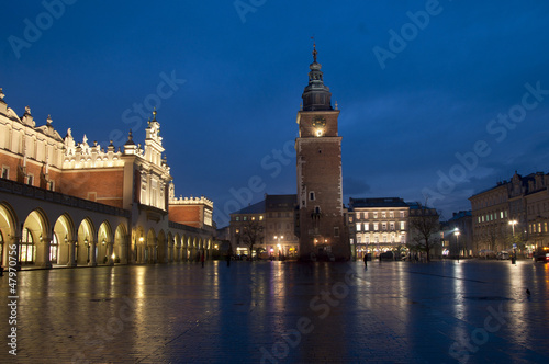 Board z aluminiowym obramowaniem Rynek ratusz