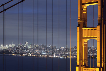 Canvas Print - San Francisco through the Bridge