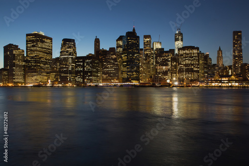 Plakat na papierze fotorealistycznym Niższy manhattan w nocy