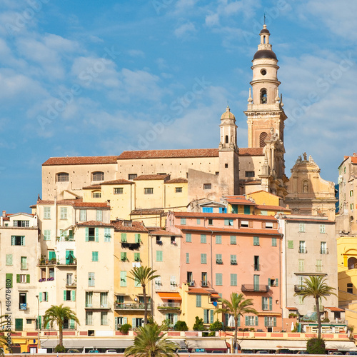 Board z aluminiowym obramowaniem Widok starego miasta w menton, cote d'azur, Francja