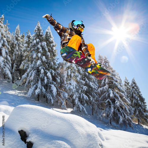 Foto-Plissee - salto su neve fresca (von Silvano Rebai)