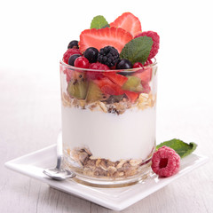 Sticker - yogurt with muesli and berries