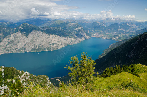 Tapeta ścienna Klify na jezioro garda