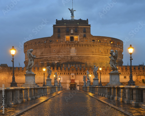 Board z aluminiowym obramowaniem Most i zamek sant'angelo o świcie