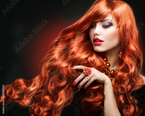 Naklejka na drzwi Red Hair. Fashion Girl Portrait. long Curly Hair