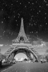 Fototapete - Dramatic view of Eiffel Tower with Sky on Background