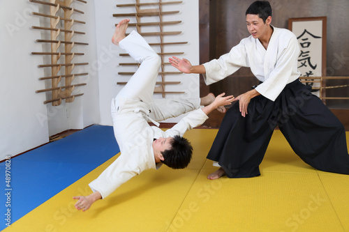 Board z aluminiowym obramowaniem Aikido.