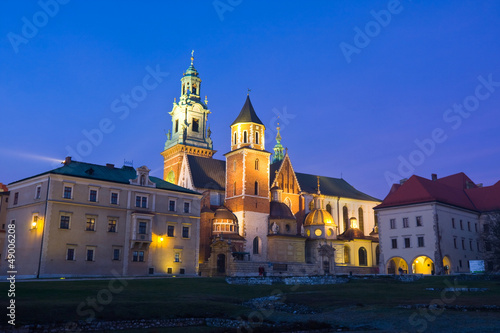 Board z aluminiowym obramowaniem Wawel nocą, kraków, polska