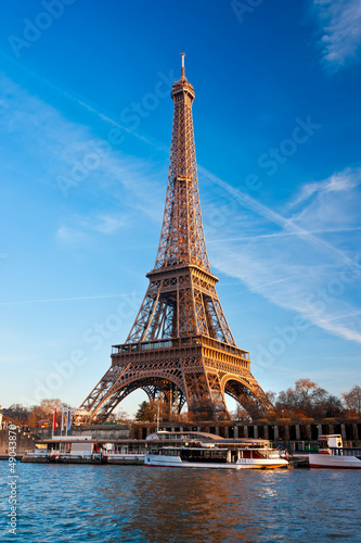 Fototapeta na wymiar Eiffel tower, Paris.