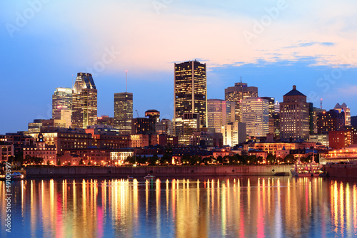Tapeta ścienna Montreal nad rzeką o zachodzie słońca