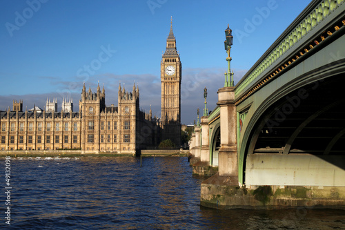 Naklejka samoprzylepna Big ben z mostem w londynie, wielka brytania