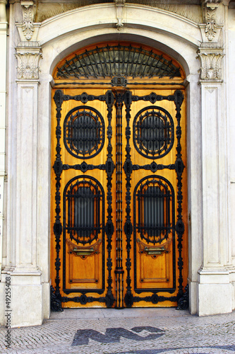 szczegol-stary-drzwi-przy-lisbon-portugalia