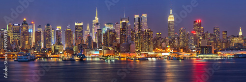Naklejka samoprzylepna Manhattan nocą