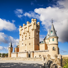 Wall Mural - The famous Alcazar of Segovia, Castilla y Leon, Spain