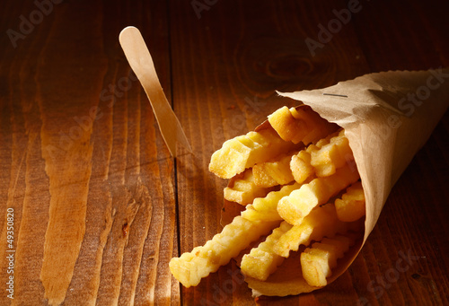 Naklejka samoprzylepna Crinkle cut złote frytki