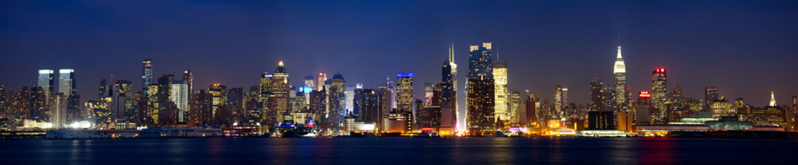  Manhattan skyline panorama at dusk, New York City