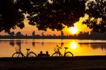 Wall Mural - Couple on sunset