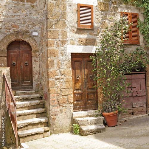 Naklejka na szybę italian yard in tuscan village