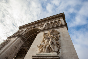 Fototapete - Arc de Triomphe in Paris - France