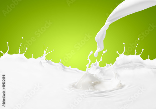 Naklejka - mata magnetyczna na lodówkę Image of milk splashes