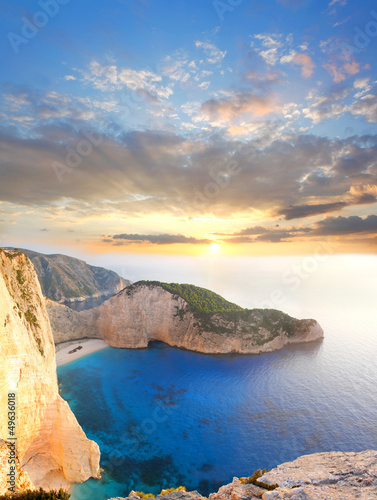 Board z aluminiowym obramowaniem Plaża navagio z wraku w zakynthos, grecja