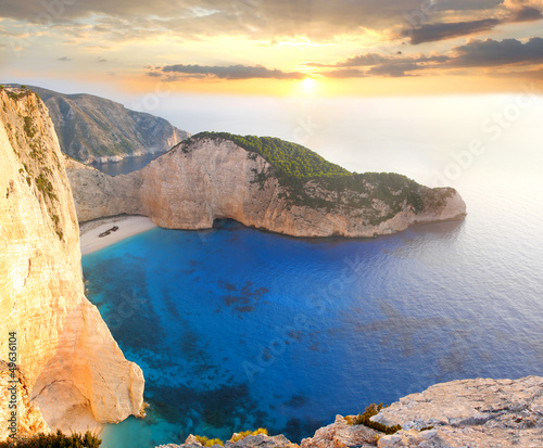 Obraz na płótnie canvas dwuczęściowy "dyptyk" Plaża navagio z wraku w zakynthos, grecja