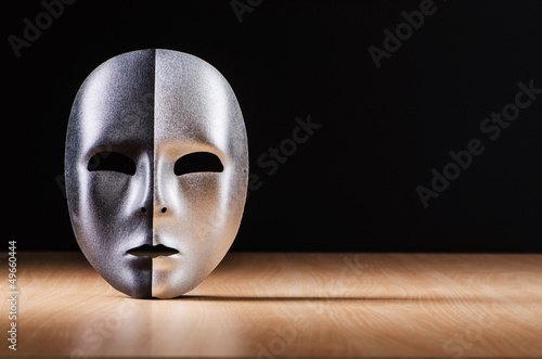 Cuadros en Lienzo Mask against the dark background