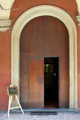 Canvas Print - Italy, Bologna old medieval door