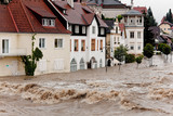 Fototapeta  - Hochwasser und Überflutung in Steyr, Österreich