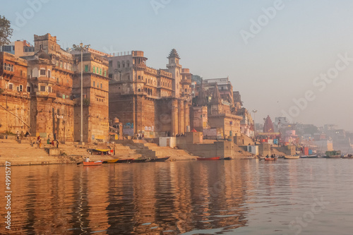 Board z aluminiowym obramowaniem Święte miasto varanasi, indie