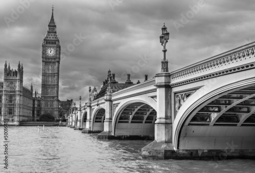 wspanialy-widok-na-most-westminster