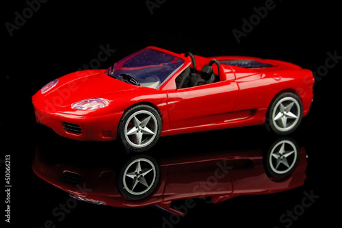 Foto-Doppelrollo - roter sportwagen auf schwarzem untergrund (von Flexmedia)
