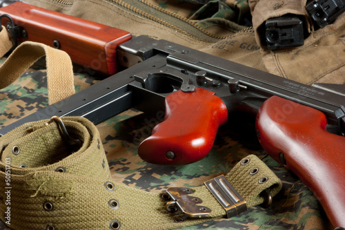 Board z aluminiowym obramowaniem Militaria - thompson m1a1