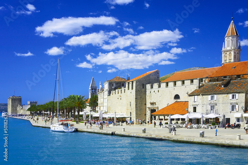 Obraz na płótnie canvas trzyczęściowy "tryptyk" Trogir w chorwacji
