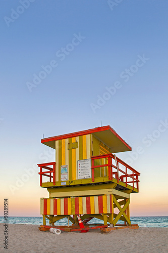 Plakat na papierze fotorealistycznym Miami Beach na Florydzie, kolorowy dom ratownik