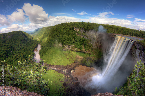 Board z aluminiowym obramowaniem Upadek kaieteur spada w guyana ameryka południowa amazonia