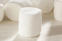 Delicious White Fluffy Round Marshmallows