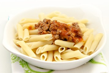 Macarrones con carne y salsa de tomate