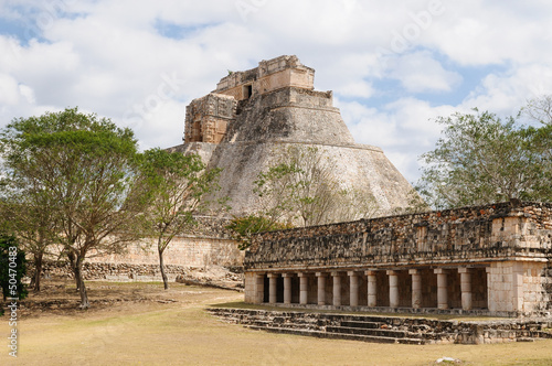Plakat na papierze fotorealistycznym Ruiny uxmal maya w ucatan, exico