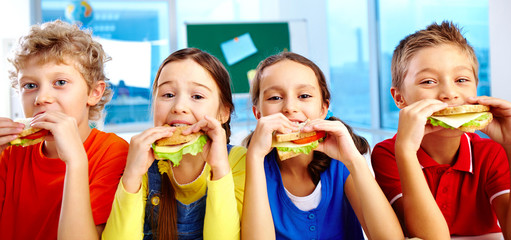 Canvas Print - Lunch in school